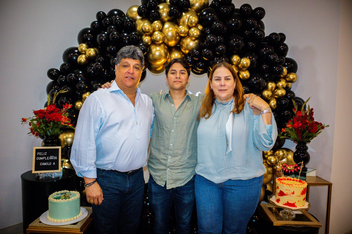 camilotorresv's tweet photo. ¡Un cumpleaños muy bacano! 🎂 Agradecido con la vida por celebrar un año más junto a mi familia, amigos y coequiperos, quienes sueñan conmigo día a día. 

¡Este nuevo año viene en primer plano, cargado de muchos retos, vamos con todo! 🥳🙌🏽 https://t.co/ZIAdBV3H54