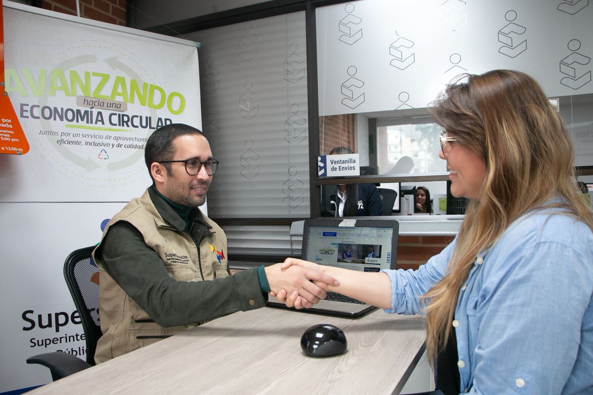 Superservicios's tweet photo. ¡Canales de atención para organizaciones de recicladores! ♻️
 ✅Asistencia técnica y acompañamiento en procesos de formalización ⬇️
📍 Bogotá, sede calle 84 
📞 601-6913005 Ext 2052 - 5075 de 7 a 4 p.m.
📩 aprovechamiento@superservicios.gov.co o sspd@superservicios.gov.co https://t.co/LS6FQNima7