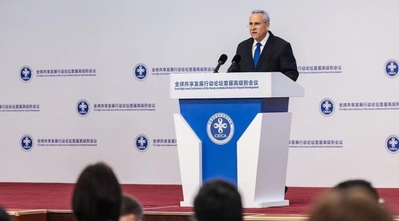 El ministro de industrias de Cuba Eloy Álvarez Martínez destacó la importancia del Primer Encuentro de Alto Nivel del Foro sobre la Acción Global para el Desarrollo Compartido, celebrada en China.
<a href="/DGE_Ariguanabo/">Miralys Mirabal ♥️♥️♥️</a>
<a href="/yarobyalvarez/">Director Provincial Educación Artemisa</a>