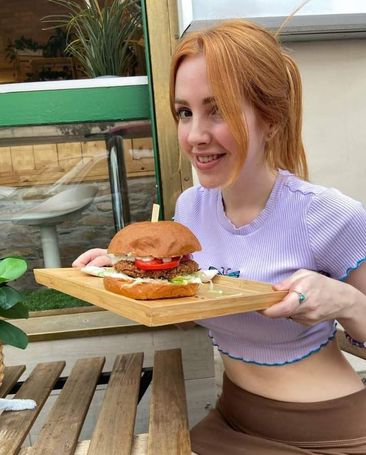 With that in my hands.......am feeling righteous 🍔