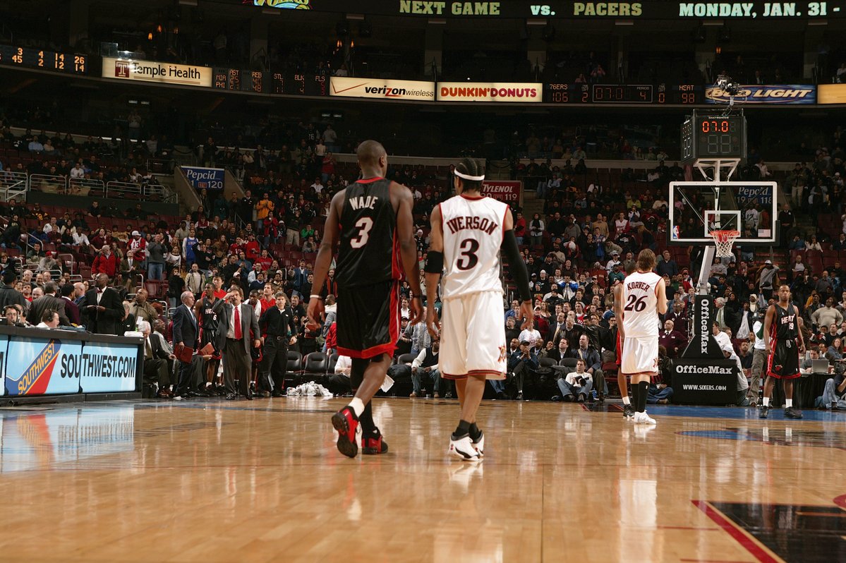 NBA Latam (@nbalatam) on Twitter photo Allen Iverson será quien induzca a Dwyane Wade en el <a href="/Hoophall/">Basketball HOF</a> 2023 🔥
¡Sonríe la naranja! 😏🏀 Allen Iverson será quien induzca a Dwyane Wade en el <a href="/Hoophall/">Basketball HOF</a> 2023 🔥
¡Sonríe la naranja! 😏🏀