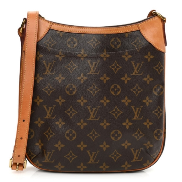 JMaeQuam's tweet photo. So good I had to share! Check out all the items I'm loving on @Poshmarkapp from @LuxDesignVault @SellCare #poshmark #fashion #style #shopmycloset #louisvuitton #shein: https://t.co/NwgtNPO4jS https://t.co/5zzMJbmNlS