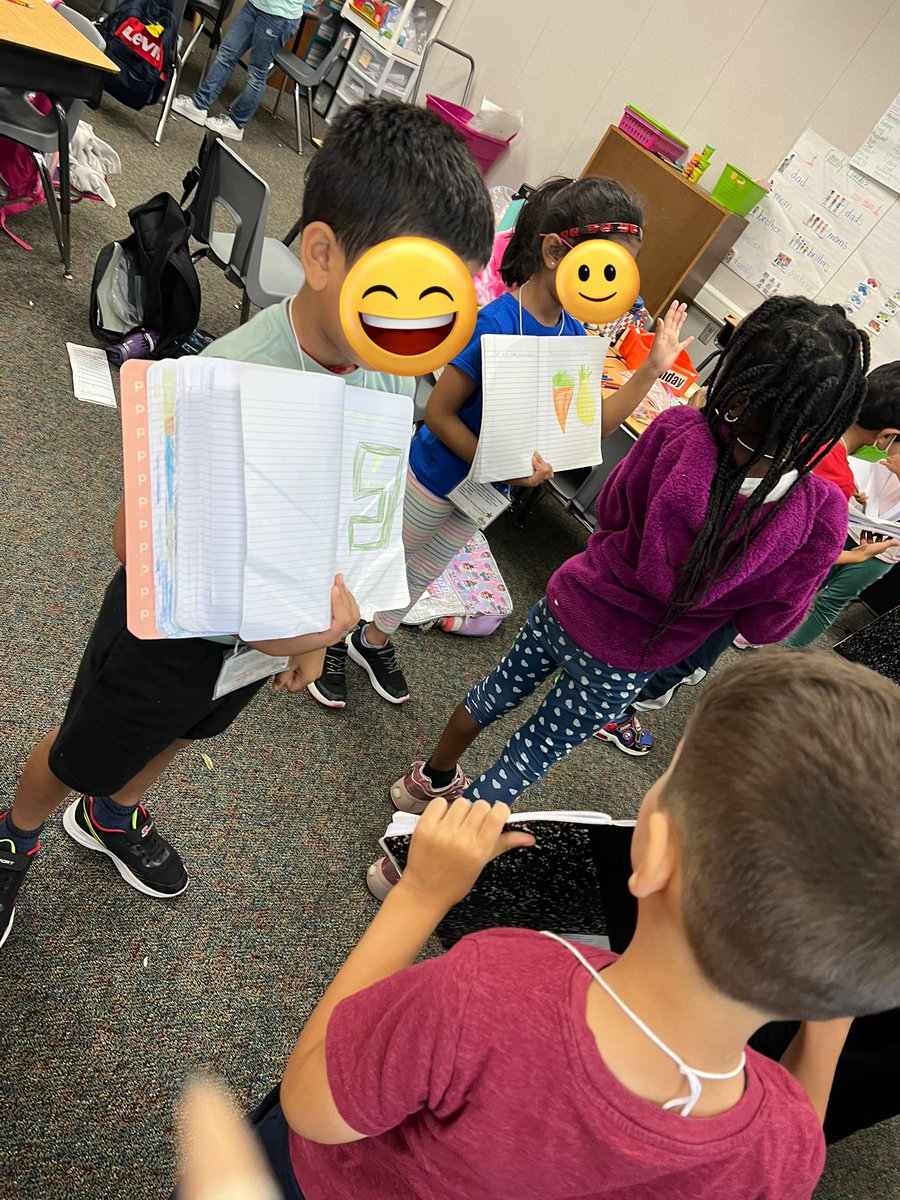 Ashibley_T's tweet photo. What an incredible group of educators @FBISD_MSD The BEST in the WEST!! Our multilingual learners are thriving and engaged in the learning!!! #summerprogramsfbisd #multilingualprogramsAFE #summerbridgeAFE @FortBendISD https://t.co/WOsp5KcUfQ