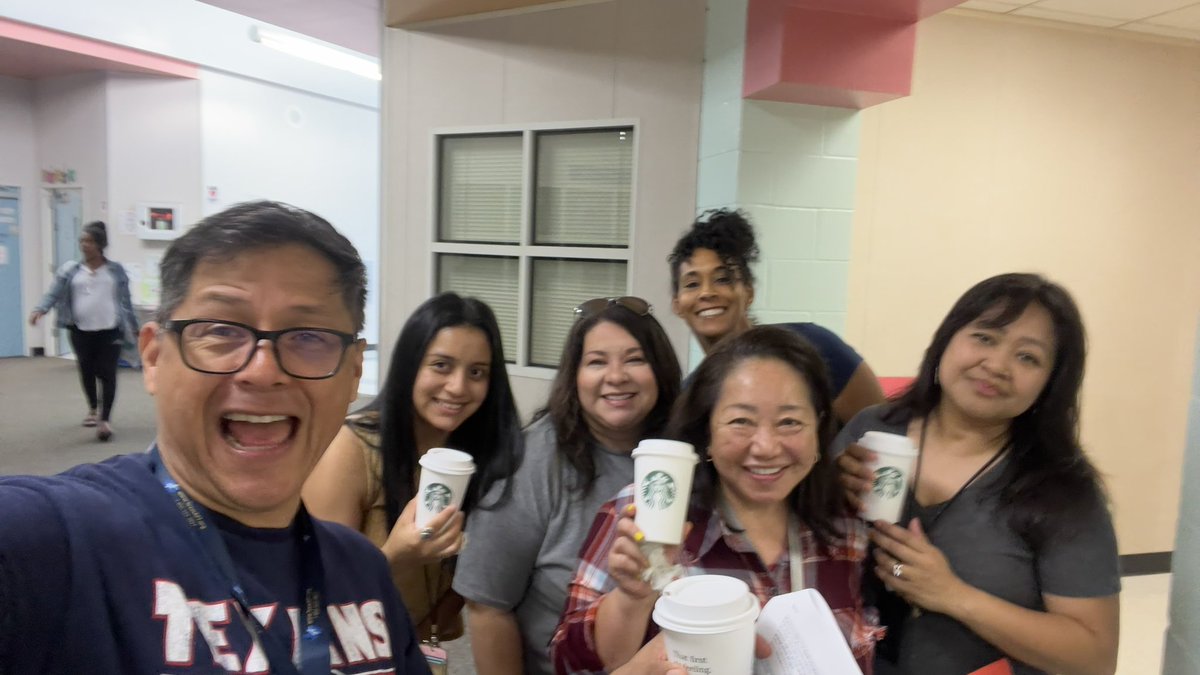 Ashibley_T's tweet photo. Thanks a βlatteβ @Starbucks for donating coffee to our amazing summer school staff!! #summerprogramsfbisd #multilingualprogramsAFE #summerbridgeAFE @FortBendISD @FBISD_MSD https://t.co/sTbkPLNnLi