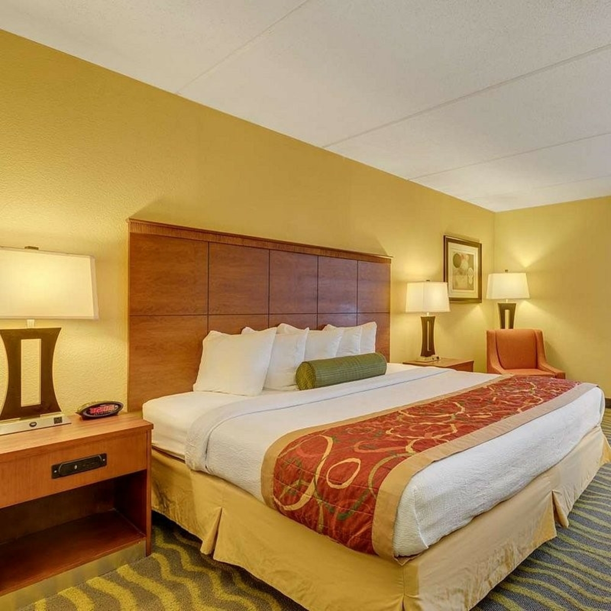 If you're coming to #Charlotte to see Queen B, you might as well stay in a room fit for a queen! 👑 You can be Queen for a Day in our spacious, well-appointed rooms. Relax on our comfy beds with #crisplinens and #softpillows. Book your weekend trip here: bit.ly/3r2VIdj
