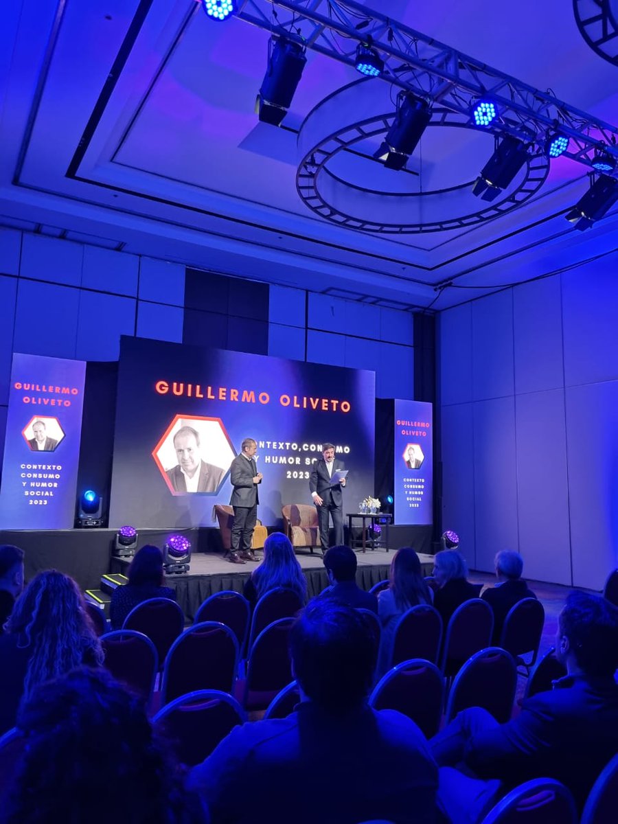 FACVE_ARG's tweet photo. Comienza la charla de #GuillermoOliveto en #FacveConecta https://t.co/e51jYylZF7