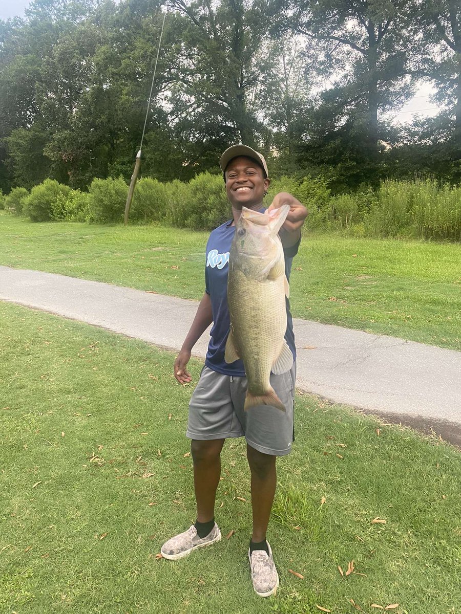 KATVNews's tweet photo. Today's #WednesdayWhopper was sent by Jarvis McCray of his personal best 4-pound Largemouth #Bass while fishing on a golf course in #Jacksonville. #arkansasgameandfish 
Send in your whoppers to #ChimeIn: https://t.co/LybrC67bwa https://t.co/8K4Nxn9LS1