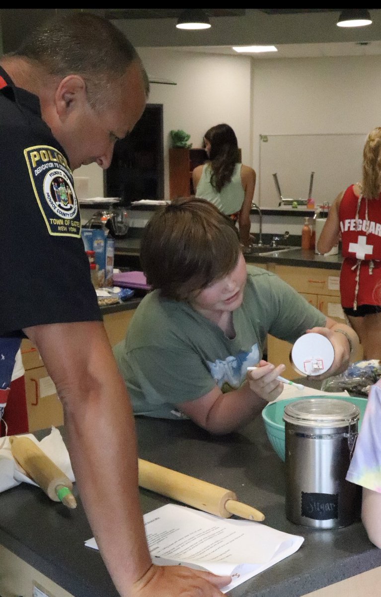 GC_ContinuingEd's tweet image. We had a special guest visit our cooking camps today! Thanks Chief!