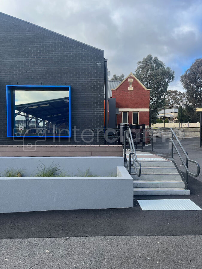 InterclampAU's tweet photo. You just can't beat a customer installation photo! Some great snaps of a powder coated double offset DDA system. 

Used some Interclamp products in your latest project? Share your photos with us ➡️ sales@interclamp.com

#Interclamp #TrustGenuineInterclamp #DDAAssist #Handrails #S https://t.co/OvhD6UZqEF