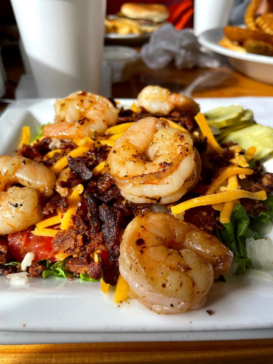 WhiskeyMill's tweet photo. Can't stop won't stop... eating this! Side Salad https://t.co/lUHS2I3Eel