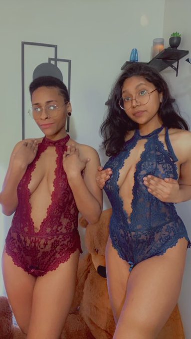 ❤️💋 https://t.co/oBrPkhK3fR