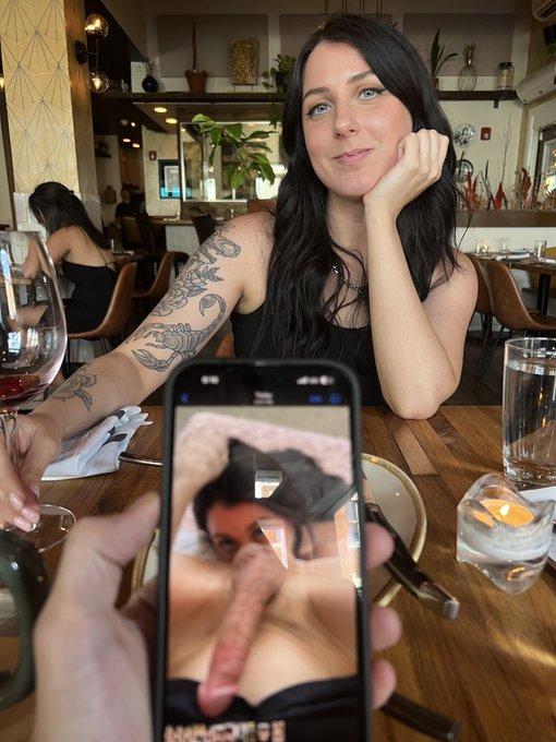 I&rsquo;m the perfect dinner date. 😇 https://t.co/DEcXkgxhjg