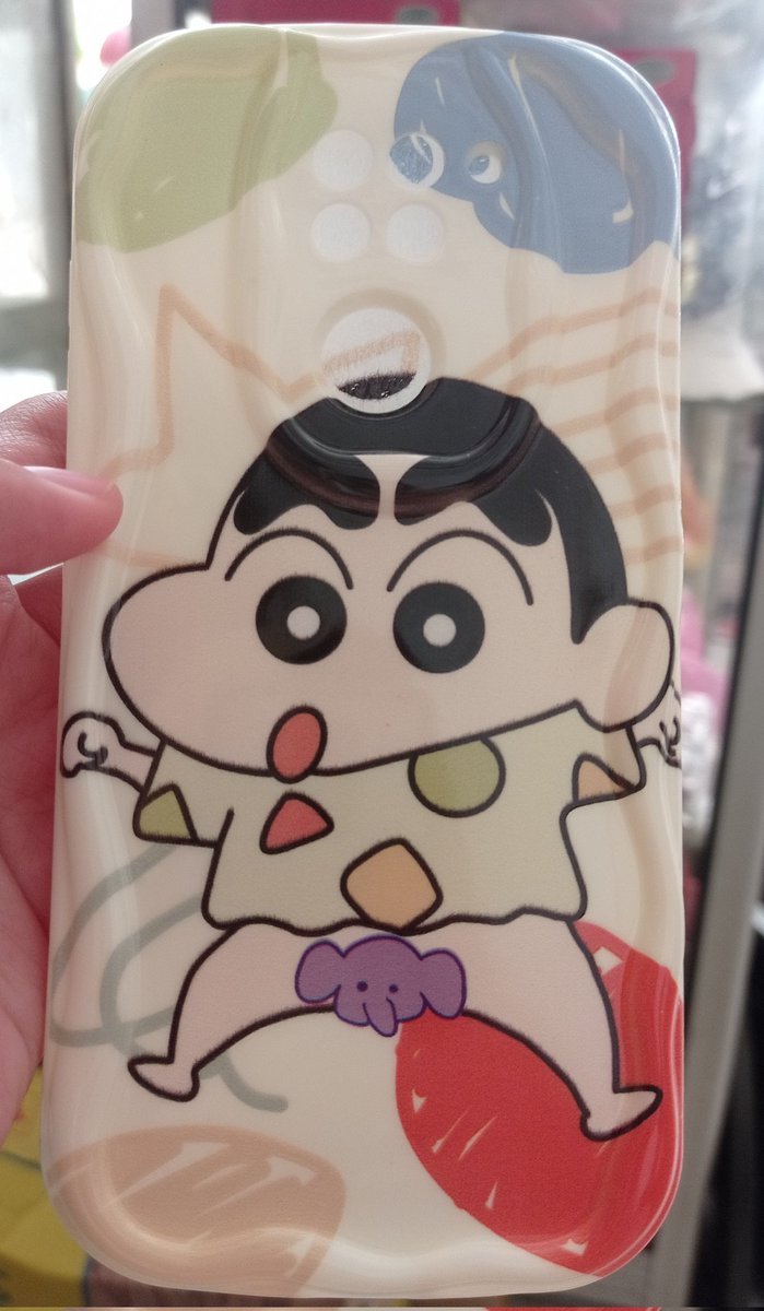 sunhereS's tweet photo. beli casing sinchan gajah tapi gajahnya gabisaaa muter, pedahal excited banget :((( kalo ga muter gini berasa awkward gituu mau pake nya juga😔😔😔 https://t.co/myFGMOd1Sk