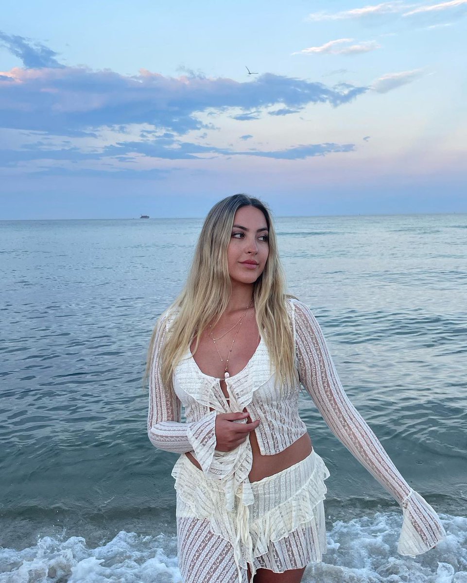 shop_solado's tweet photo. 💕👉Shop this look by tapping the link in bio https://t.co/ra4K1aB9JH