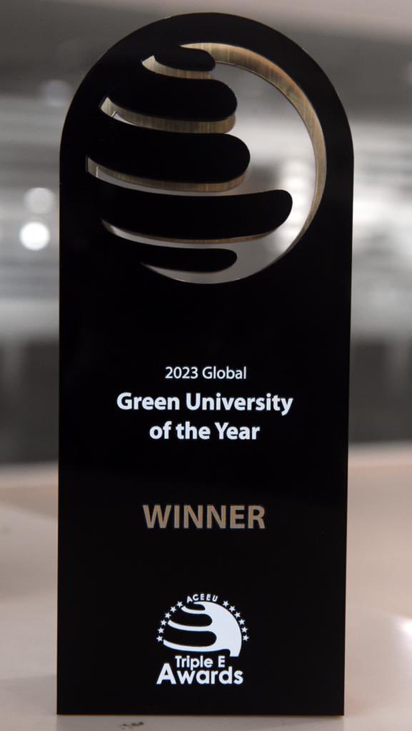MohdShukriYajid's tweet photo. Very proud that @MSUMalaysia has been announced by @ACEEU_org via the Triple E Awards as the Global Green University of the Year 2023!  This recognises us globally for our initiatives in entrepreneurship &amp; sustainability efforts. Congrats to the team and committee! @KhaledNordin https://t.co/n4x6siOKSK