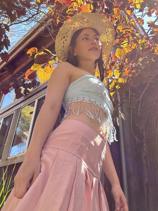 Autumn's almost here, and I'm ripe for the picking https://t.co/EzYRCG0Urx