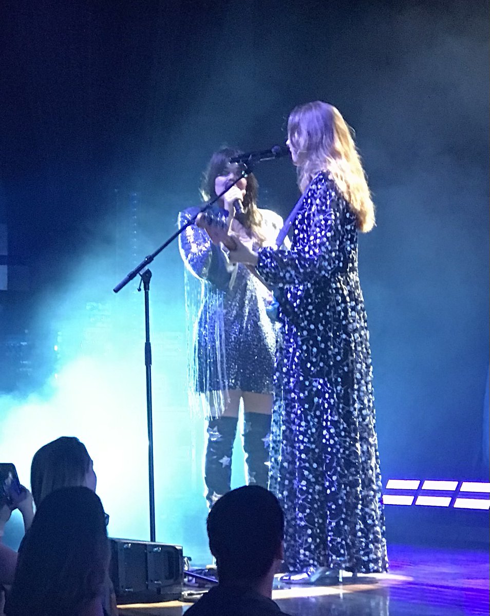 Aportzline's tweet photo. I’ve been oh-so-fortunate to see so many incredible shows in amazing venues all over the world. @FirstAidKitBand tonight at the legendary @theryman was one of the biggest thrills. Pure magic.
#FAKyeah https://t.co/BfJDwGHa6H