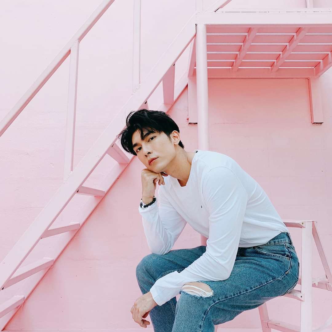 Broken_pikachu's tweet photo. Photos of Mew Suppasit😍🥰😌

I just wanna dump them here so that everyone can have aa great day with serotonin boost
@MSuppasit
#Mew #MewSuppasit #MewSuppasitJoncheveevat #Mewlions https://t.co/rwlcfbAXJk