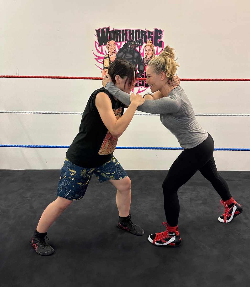 007Dufour007's tweet image. Nattie😍
@NatbyNature
·
3h
Thank you for bringing your heart to training tonight @utami0914. Such an incredible evening— #DungeonStrong