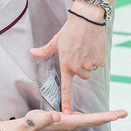 euseokwrs's tweet photo. SEVEN IS COMING https://t.co/Y1AjMUOw3F