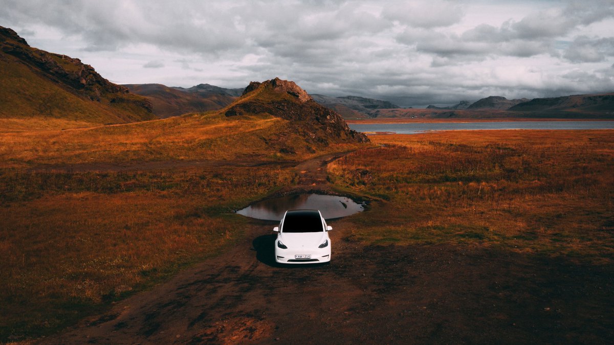 RT @MinimalDuck: The Model Y in it's element. @Tesla @elonmusk https://t.co/X7y4v87NfI