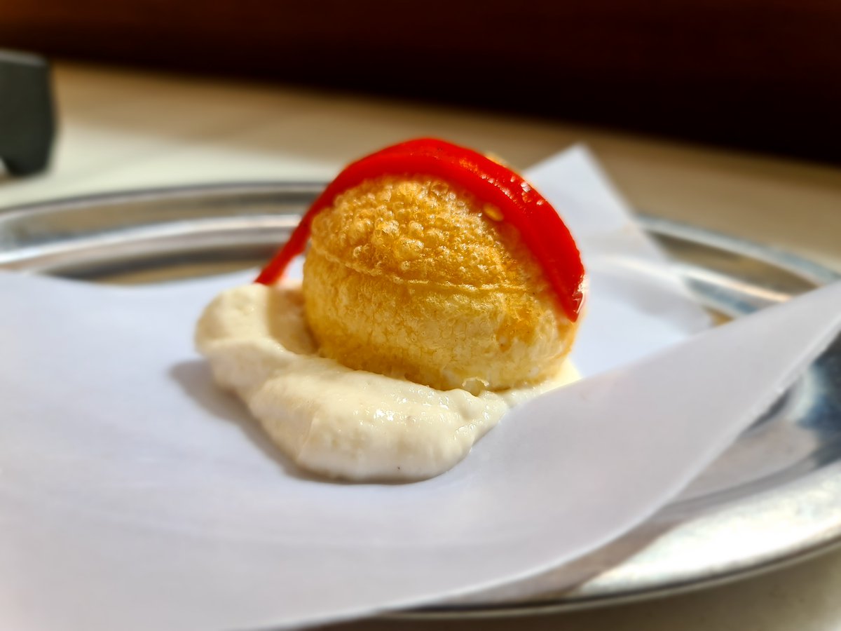 LifeAddicteds's tweet image. -Cod brandade stuffed fritter (€3/u).

#Food #cod #fritter