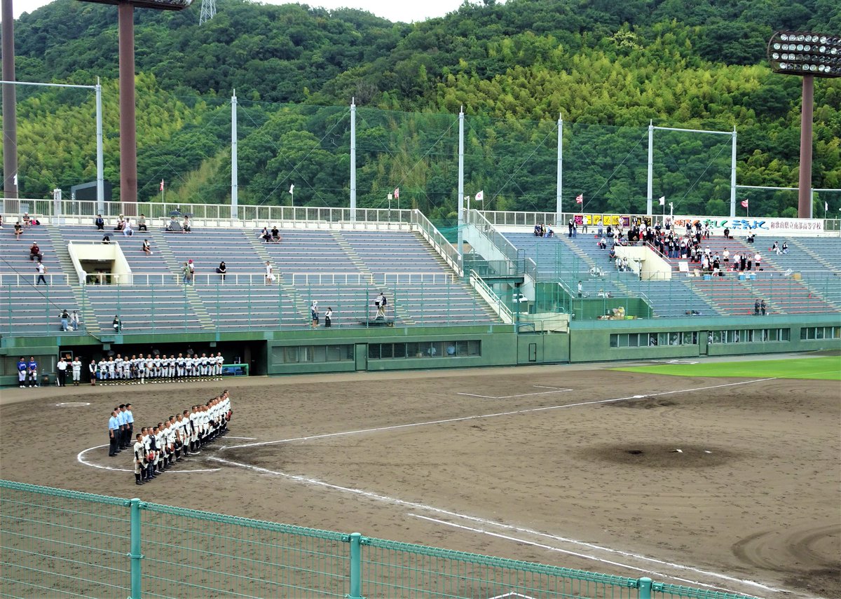 telewaka_bb's tweet photo. 5回に連続アーチを浴びた南部の絶対的エース周家大樹投手。短い夏となりました。「スライダーに自信があったが、甘く入ってしまいました。」父·洋平さん、兄·一磨さんが同校出身。南部のユニフォームに憧れ入学し「兄が果たせなかった甲子園出場。僕が出ようと··」こらえていた涙があふれてきました。 https://t.co/jfiDrxs5Ze