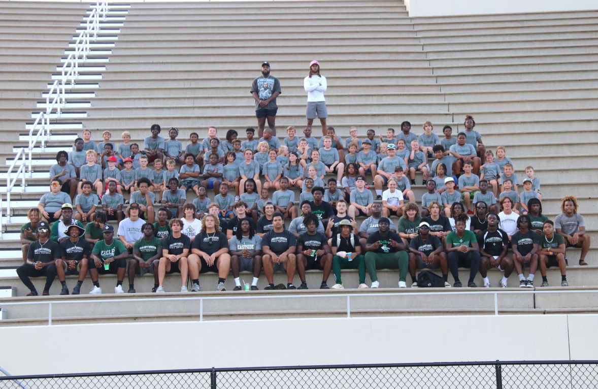 Photos 4 of the 2023 Eastside Youth Football Camp with alums <a href="/_jamane_/">Eric Stokes Jr</a> and <a href="/RankinsSheldon/">Sheldon Rankins</a> at Sharp Stadium. <a href="/EastsideFB/">Eastside Eagles Football</a> <a href="/EHS_Eagles/">Eastside High School</a> <a href="/CovNewsSports/">𝘾𝙊𝙑𝙉𝙀𝙒𝙎 𝙎𝙋𝙊𝙍𝙏𝙎</a> <a href="/PBHubb23/">Phillip B. Hubbard</a>