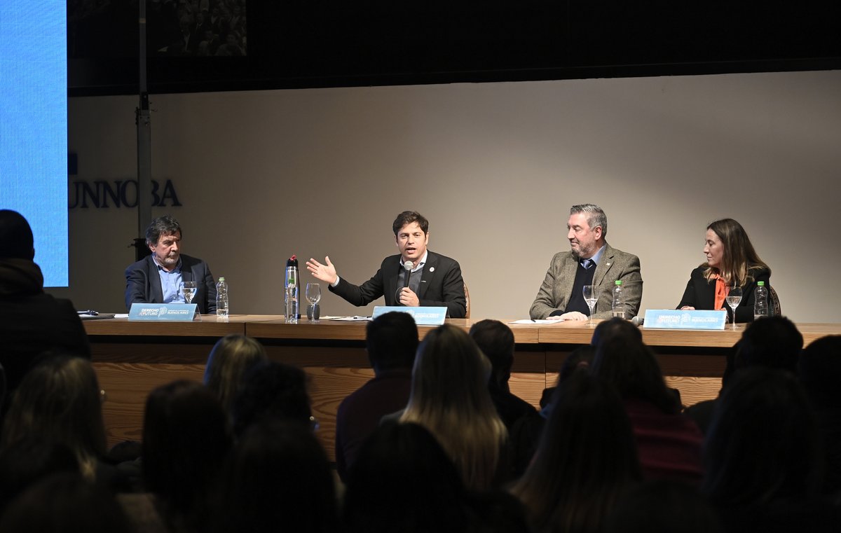 Estamos en una etapa muy particular de nuestra Argentina. Hay parte de la dirigencia, del periodismo y la sociedad discutiendo si tiene que haber o no #DerechoALaEducación.