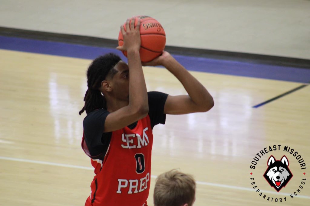 🏀Pioneer Basketball welcomes Kelsey Tarver!  The 6’7” Guard/Forward spent the 22-23 season with SEMO Prep and is a 2022 graduate of Thornton Township High School (IL).  Another exciting addition for Northark Hoops!