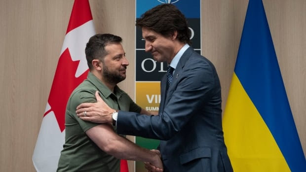 StillKickin63's tweet photo. @ZelenskyyUa always remember #Canada has less population then #Ukraine give what we can will try to give even more we're your friend will always support you! Know here because of war everything is expensive &amp; fuel very costly but we know not remotely close to your suffering!!! https://t.co/rSgVuTgY8k