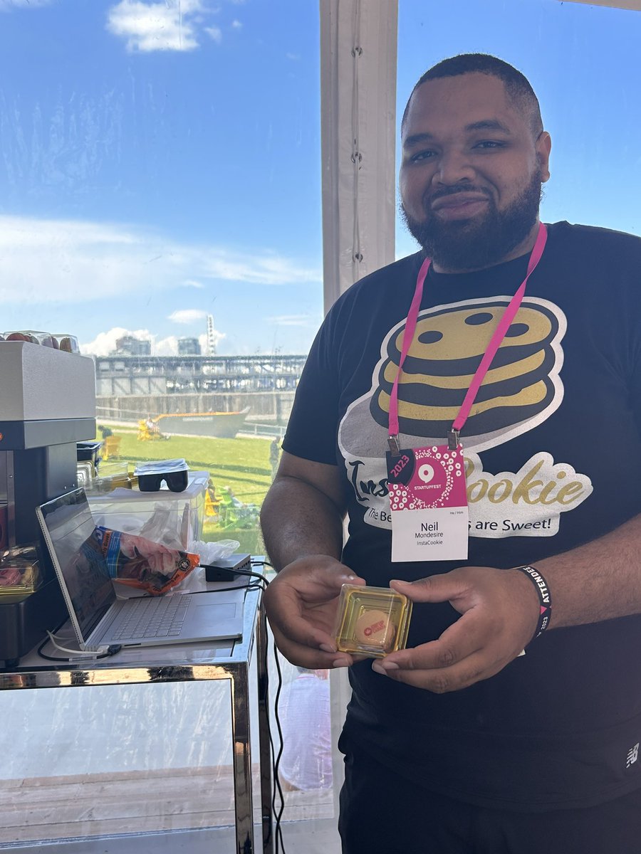 Startup Canada tweet media