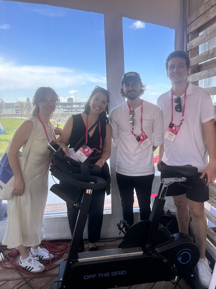 Startup Canada tweet media