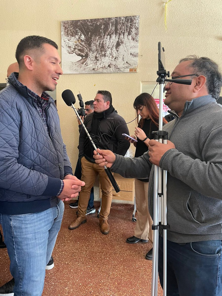 Gracias Gdor.  <a href="/QuintelaRicardo/">Ricardo Quintela</a> por su compromiso y constante atención a las necesidades de nuestro Dpto, esta vez acercando los insumos necesarios a nuestro Hospital por medio de sus Ministros de Salud <a href="/JuanVergaralr/">Juan Carlos Vergara</a> y de Desarrollo Social <a href="/turcomenem/">Alfredo Menem</a> 

#ElCompromisoEsConVos