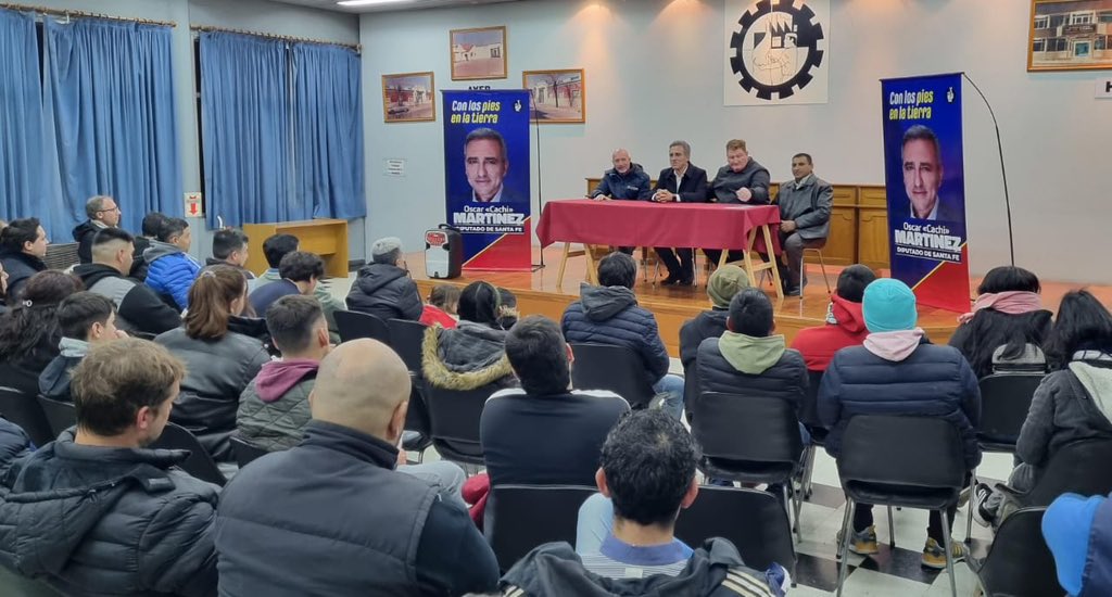 cachi_martinez's tweet photo. #Rafaela. Cerramos la campaña de nuestra lista #PODEMOSMAS junto al precandidato a diputado Diego Rush, integrante del Sindicato de la Carne de esa ciudad. Agradezco profundamente tanto a Diego como a los compañeros y compañeras que nos acompañan.
@FrenteRenovador https://t.co/Y9P6tQNukZ