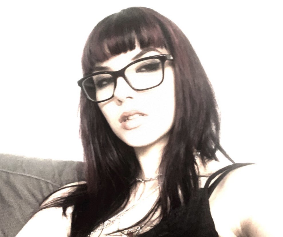 cruelomens's tweet photo. i heard #GOselfieday was today 🐍 https://t.co/7vZK2MFpsT