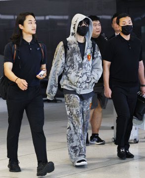 popstarjjk97's tweet photo. WELCOME TO NYC JUNGKOOK 🫶🏻 https://t.co/13W6PDsHvB