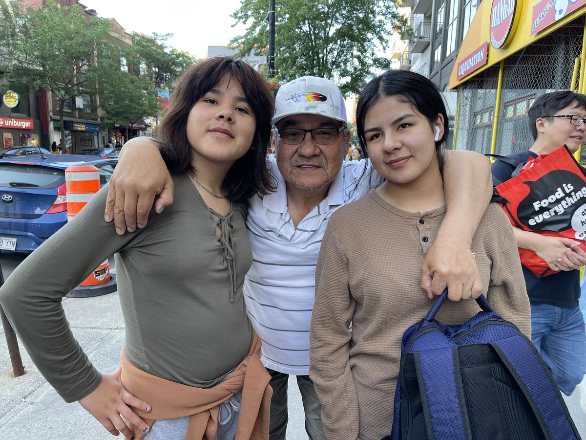 csnowboy's tweet photo. Surprises are awesome sometimes, walking on St. Catherine’s and I see my granddaughters… they totally made my day…. ❤️❤️ https://t.co/kb4k3uiDai