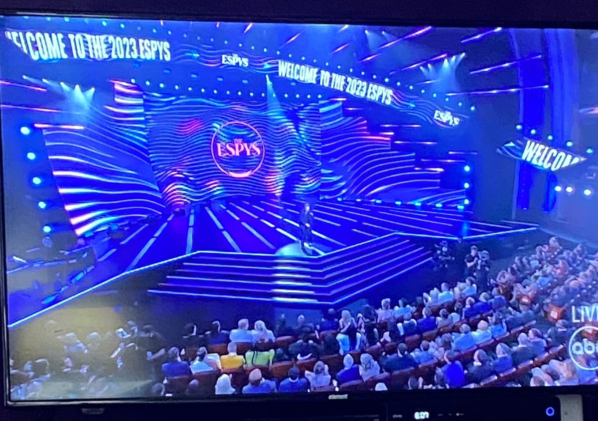 SaraDosS627's tweet photo. #Espys 2023 #Currents #KevinParker #TameImpala #Biting I mean like really, how could they think they can get away with this!??  @tameimpala @Spinning_Top #NotFooled https://t.co/jFGLC38nBK