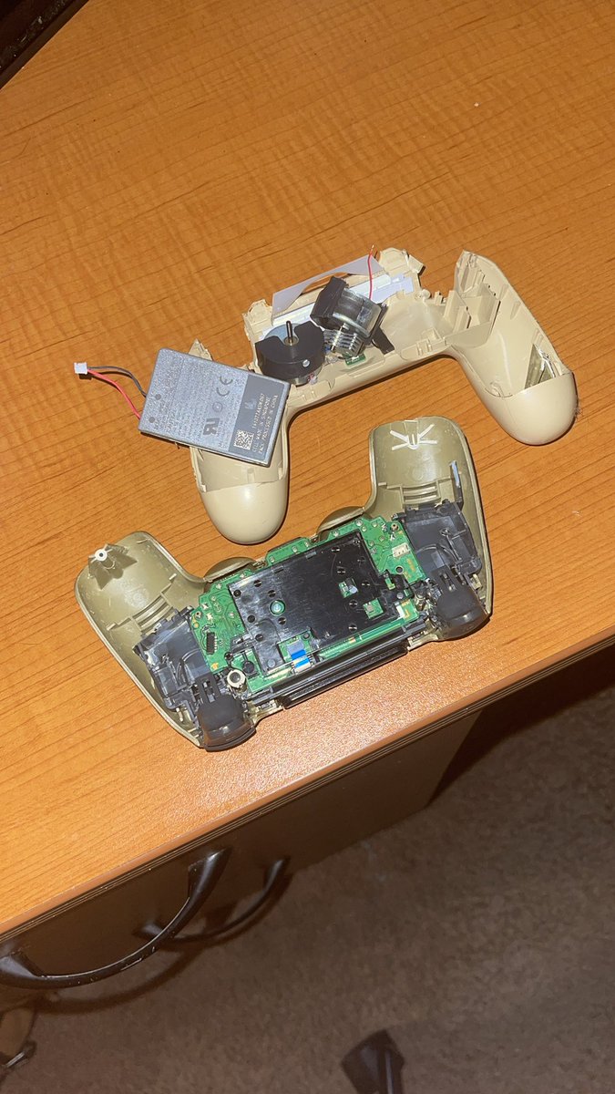 Inviage's tweet photo. @TorontoUltra @ScufGaming @zCxtalyst https://t.co/AgPZVgQW8G