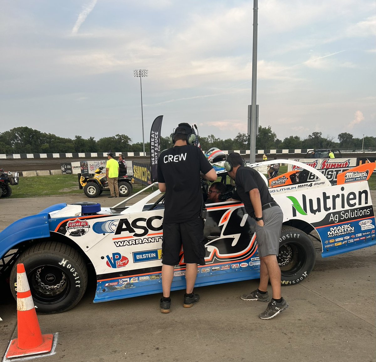 Jonathan Davenport raced to victory in Tuesday night’s 40-lap Lucas Oil Late Model Dirt Series event sponsored by C&J Trucking and HD Equipment at Davenport Speedway. It was Davenport’s first career win the Mississippi Valley Fairgrounds oval.

#JonathanDavenport #DevinMoran