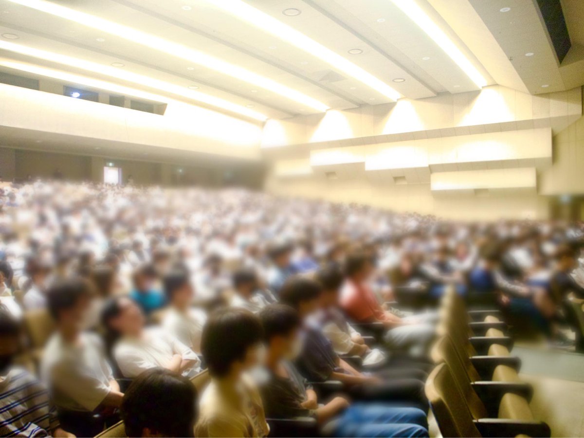 KotaHada's tweet photo. 中央大学附属高等学校で、1200人の前で、講演会をやらせてもらった。
​先生方からも色々良い反応を頂けた気もする。
​ＡＩでマラリアの発生を予測したり、世界を大きく変えるのはイノベーションだと思います。そして、それらをやるのは、君たちの世代だよと最後にお伝えさせてもらった。 https://t.co/2BPmcy3S3s