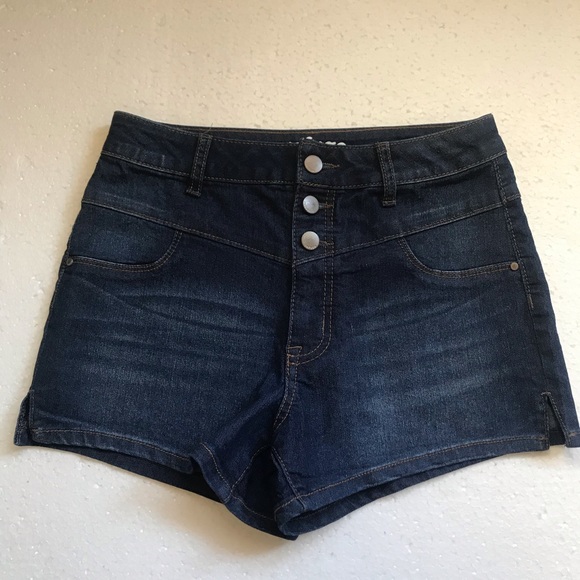 So good I had to share! Check out all the items I'm loving on <a href="/Poshmarkapp/">Poshmark</a> #poshmark #fashion #style #shopmycloset #underarmour #bathbodyworks #refuge: posh.mk/6HrYyfj3nBb