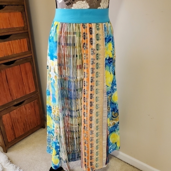 So good I had to share! Check out all the items I'm loving on <a href="/Poshmarkapp/">Poshmark</a> #poshmark #fashion #style #shopmycloset #asics #hellokitty #vcristina: posh.mk/9ShaP2k3nBb
