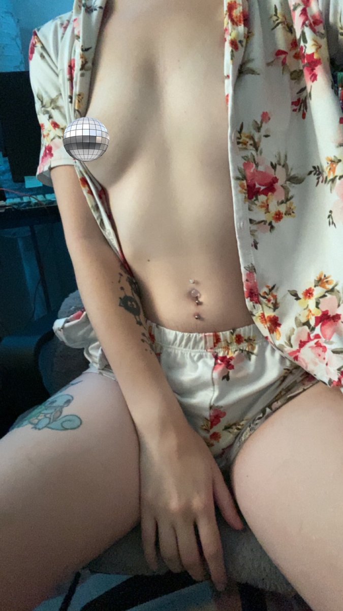 Smallbat459's tweet photo. New sets are coming out soon🤭 keep you posted on what they are 🫶🏻😘
•
•
•
#nsfw #fansly #fanslybabe https://t.co/wl3PQQ7ReR