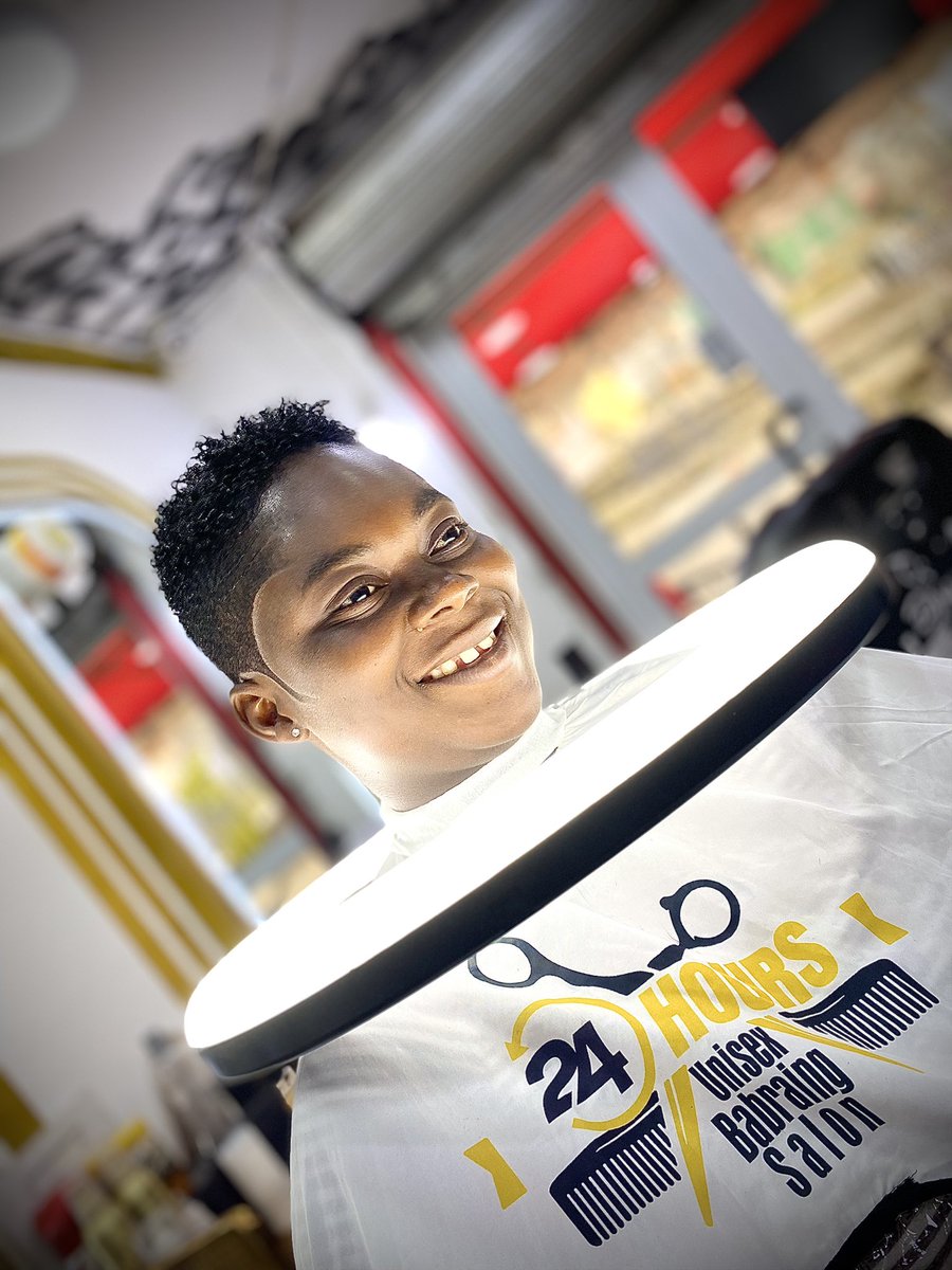 T NaGa Debarber 🌎 
Monday to Saturday ⏱ 7:00am to 9:00pm.. 🏘️home service 0245335445 ☎️ 
#wahlclippers 
#watch 
#wahl
#tarkwa
#Cyanide