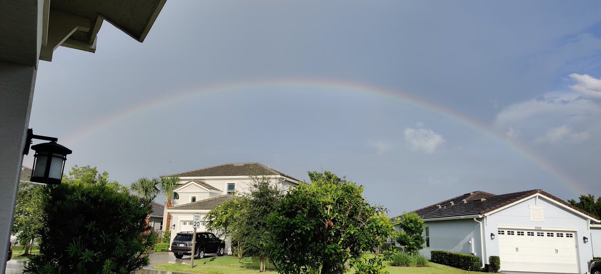 Hi Everybody! We had a typical Florida summer thunderstorm this afternoon, on one side of the house, but on the other side this is what we had!