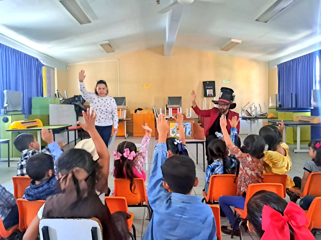 IEEAGS's tweet photo. A través del cuento "Cuatro Amigos", nuestro equipo de Educación Cívica promueve los valores democráticos entre las infancias, teniendo como principal herramienta el teatro de papel.

Hoy fue el turno del Jardín de Niños "Gregorio Torres Quintero".

#EducaciónCívica🙋🏿‍♀️📚🗳🙋🏽 https://t.co/iyH1Kkc4AR