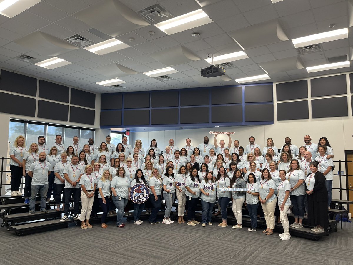 faulknerr's tweet photo. @CastleberryISD Administrator Retreat Summer 2023 studying how to be courageous and #CISDdaretolead #bestCISDleadershipteam yet! https://t.co/U0sUSPdgEr