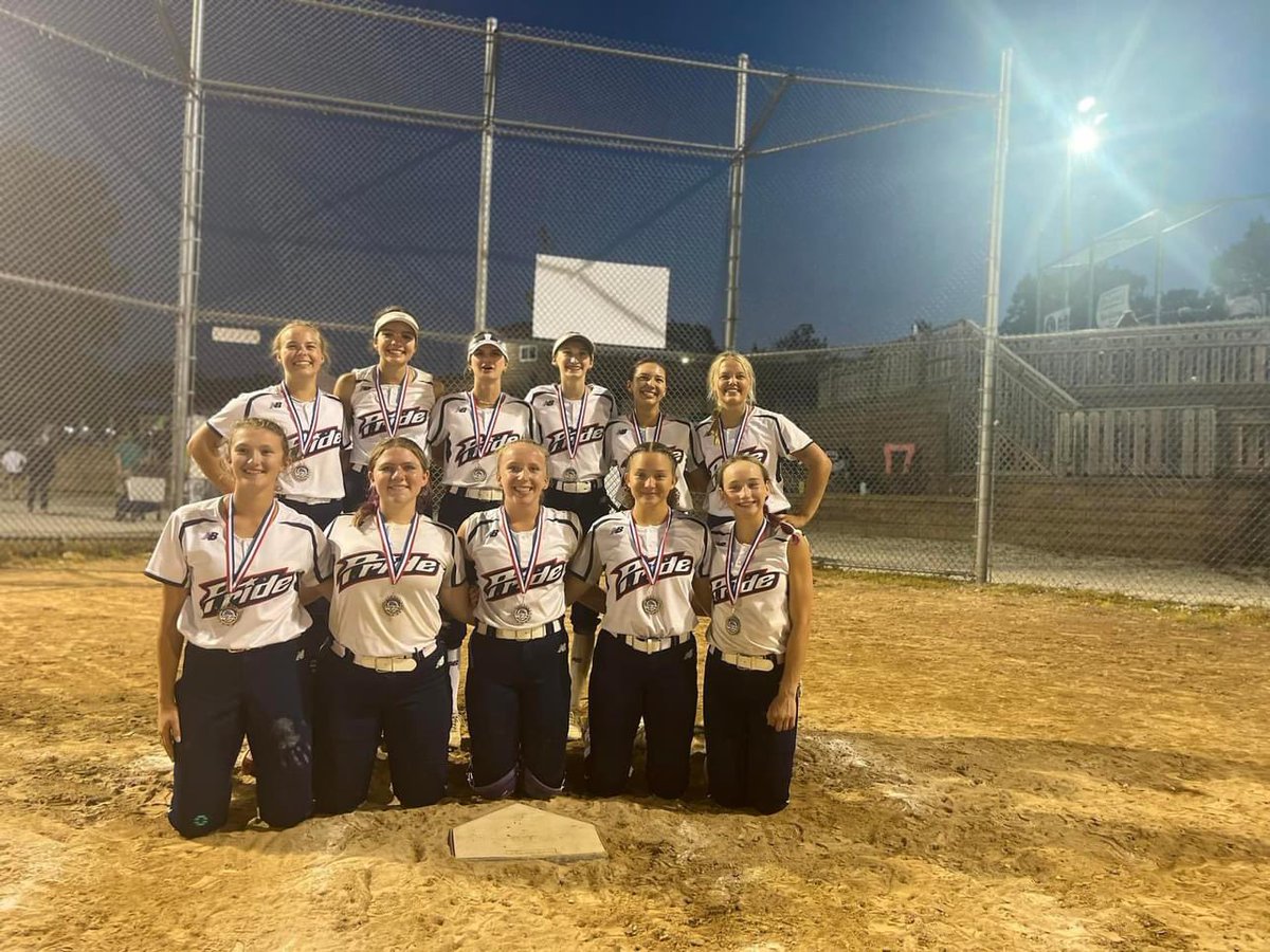 Maliawelch18's tweet photo. My team went to the WSC Summer Classic 5GG in New Berlin last weekend! We brought home the win! Couldn’t be more proud of our team.

#sophomore #varsity #softball #grad2026 #SVRRetweets #TopPreps #Los_stuff #D1uncommitted #legacylegendsS1 #ExtraInningSB https://t.co/bgd395zr6C
